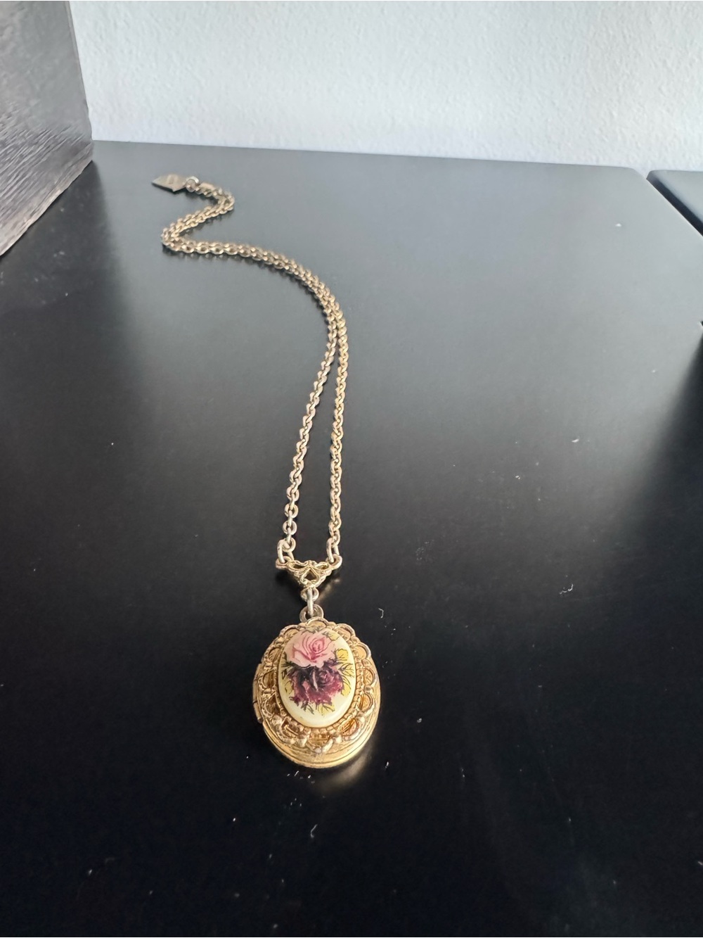 Antique Oval Floral Locket Necklace - Unbranded